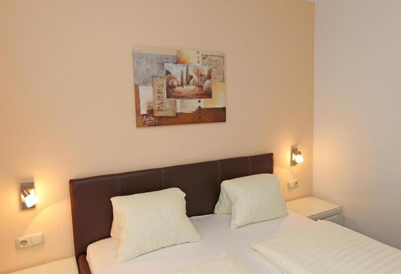 غرفة قياسية مزوَّدة بشُرفة, Seerose Wolfgangsee