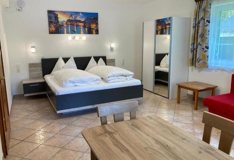 غرفة كلاسيكية ثلاثية, Seerose Wolfgangsee