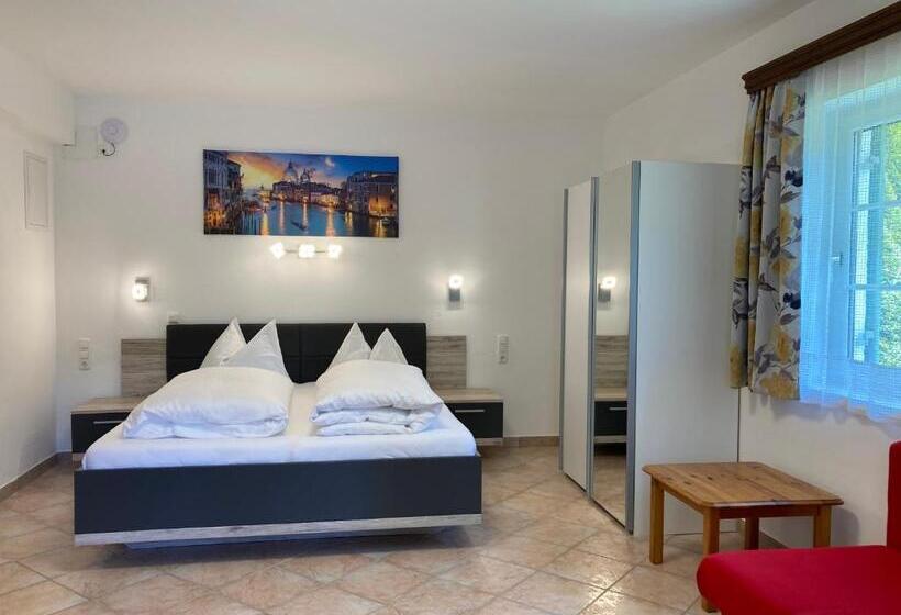 غرفة كلاسيكية ثلاثية, Seerose Wolfgangsee