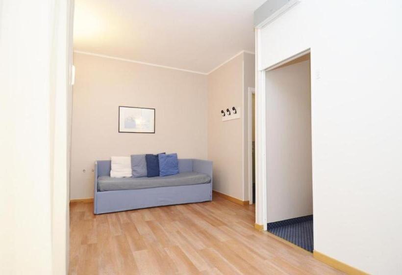 חדר סטנדרט לשלושה, Ute