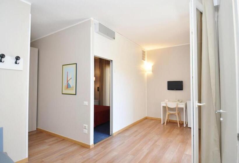 חדר סטנדרט לארבעה, Ute