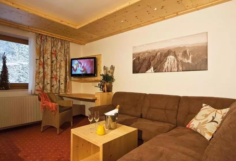 バルコニー付きスタンダードルーム, Landhotel Alpenhof Filzmoos
