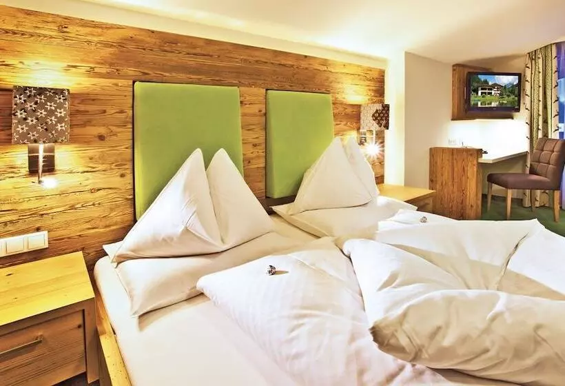 バルコニー付きスタンダードルーム, Landhotel Alpenhof Filzmoos