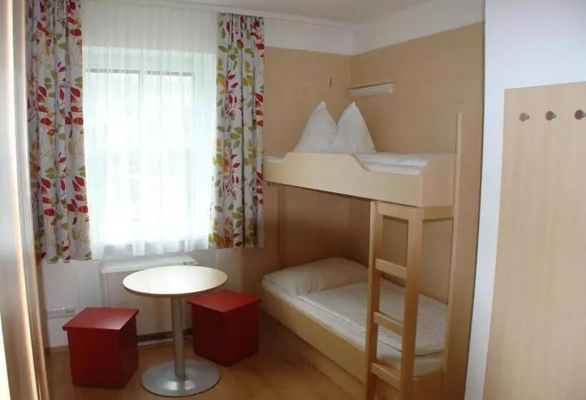 スタンダード４人部屋, Jugendgästehaus St. Gilgen