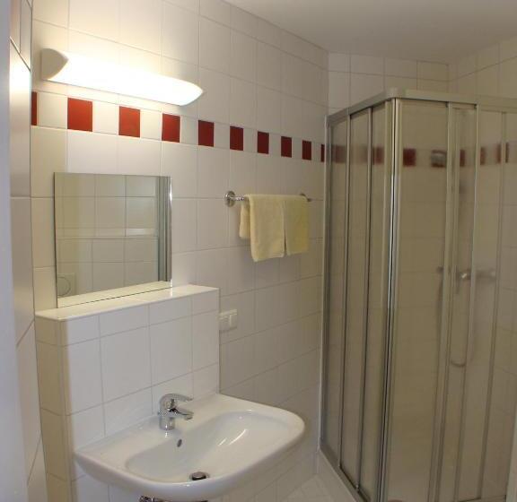 スタンダード4人部屋, Jugendgästehaus St. Gilgen