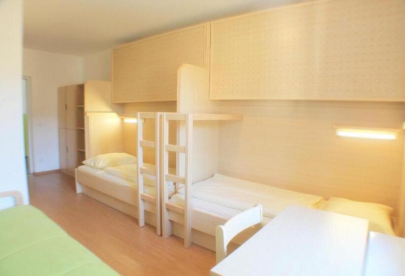 4인용 스탠다드 룸, Jugendgästehaus St. Gilgen