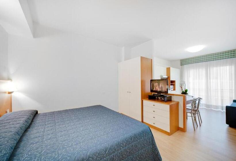 استودیوی استاندارد, Residence Dei Due Porti