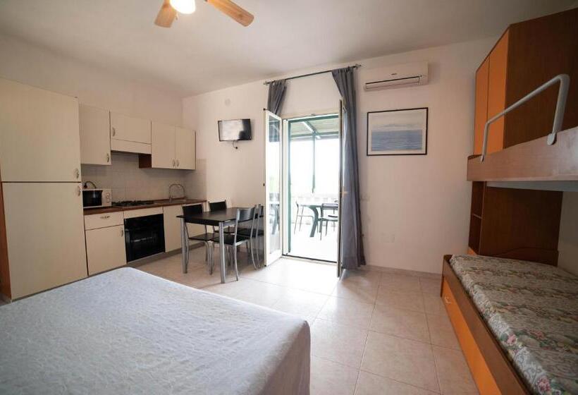 استودیوی استاندارد, Residence Il Falco