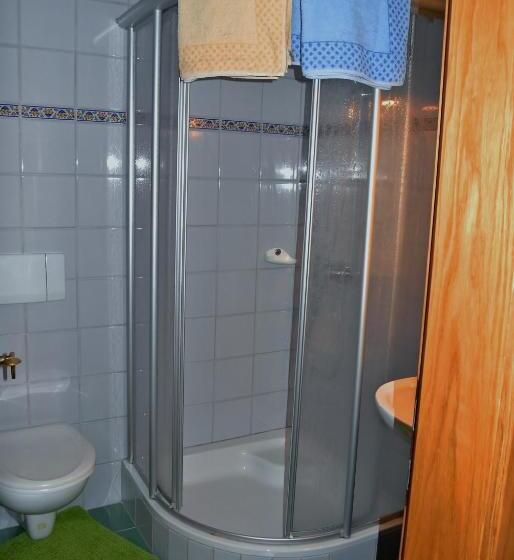 غرفة قياسية مزوَّدة بشُرفة, Treindlhof