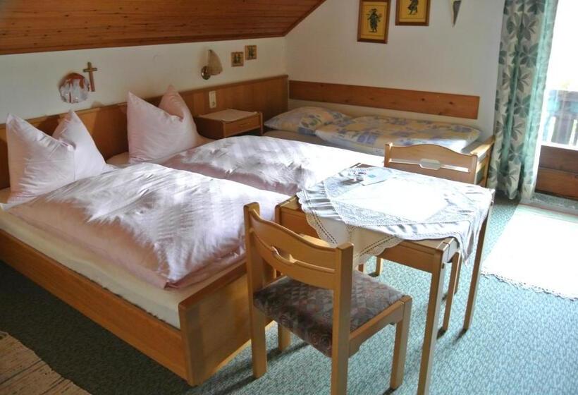 غرفة قياسية ثلاثية مزودة بشرفة, Treindlhof