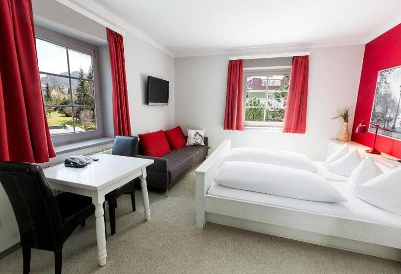 스탠다드 스튜디오, Wallner   Hotel & Wirt