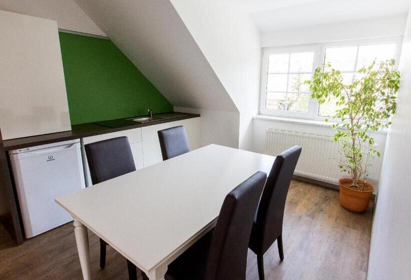 컴포트 스튜디오, Wallner   Hotel & Wirt