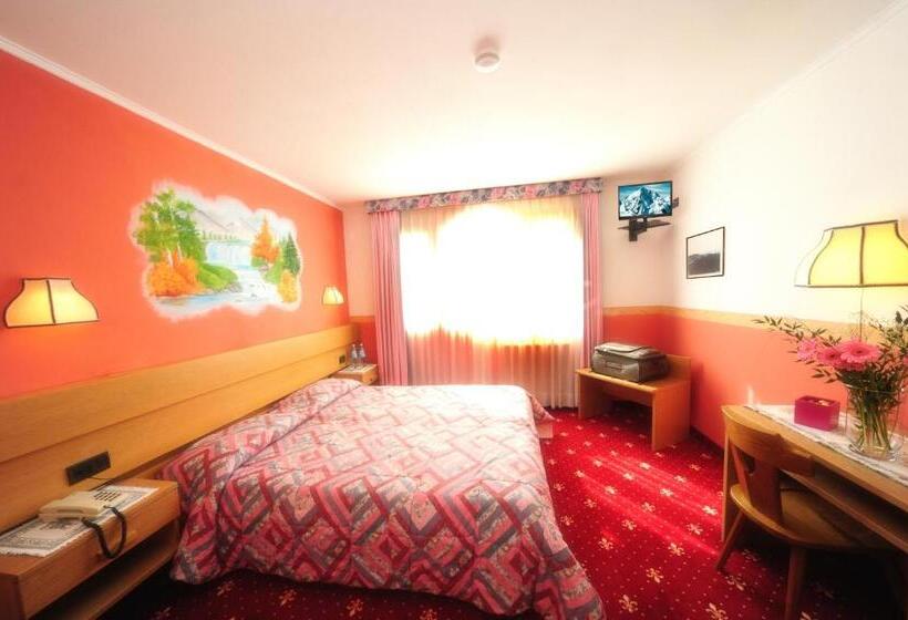 غرفة قياسية ثلاثية, Active Hotel Gran Zebru