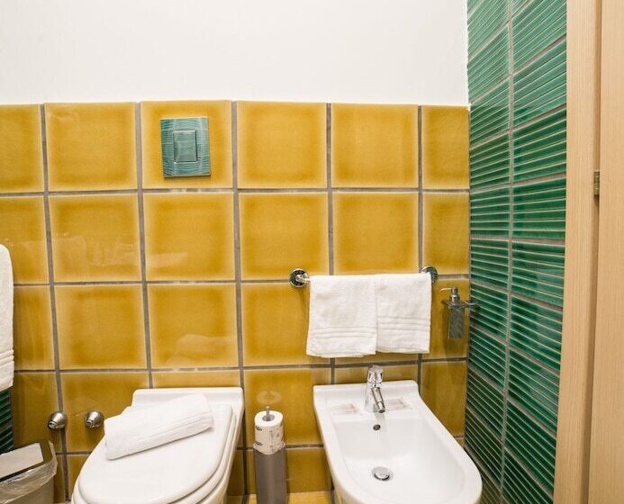 استودیوی استاندارد, B&b Chiaia 32