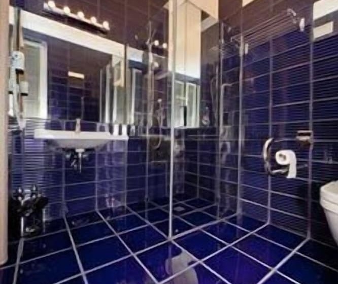 استودیوی استاندارد, B&b Chiaia 32