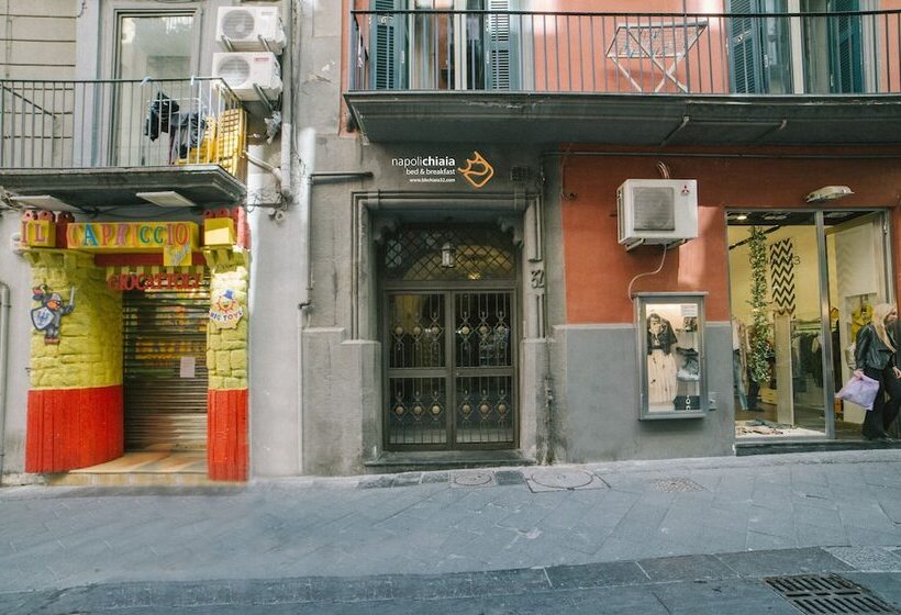 استودیوی استاندارد, B&b Chiaia 32