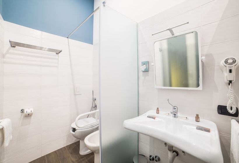 اتاق اکونومی, B&b Chiaia 32