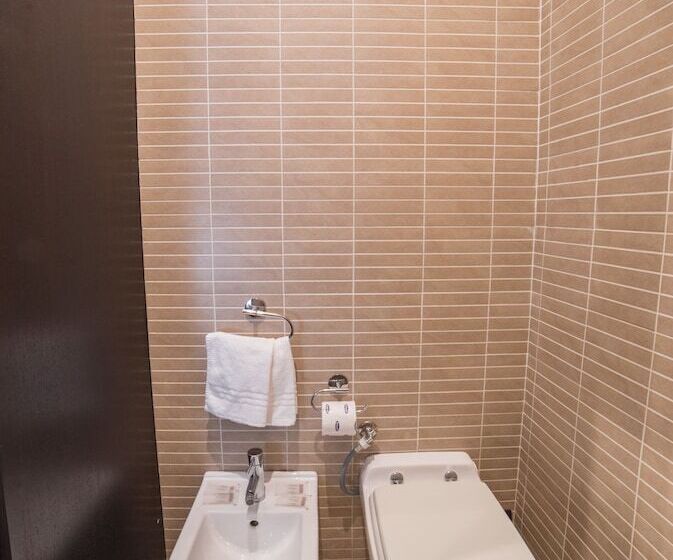 اتاق اکونومی, B&b Chiaia 32