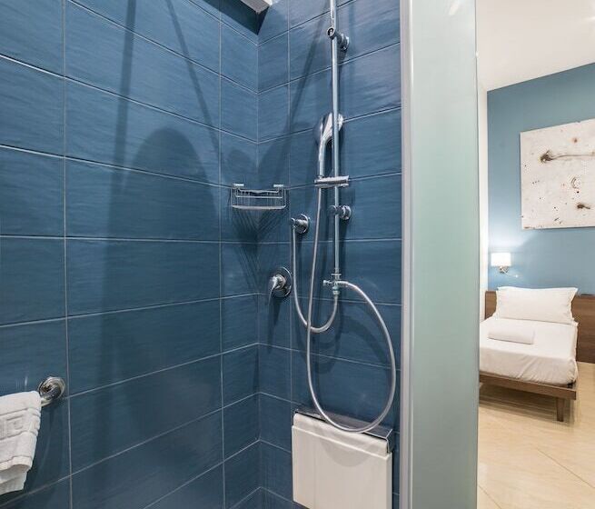 اتاق اکونومی, B&b Chiaia 32