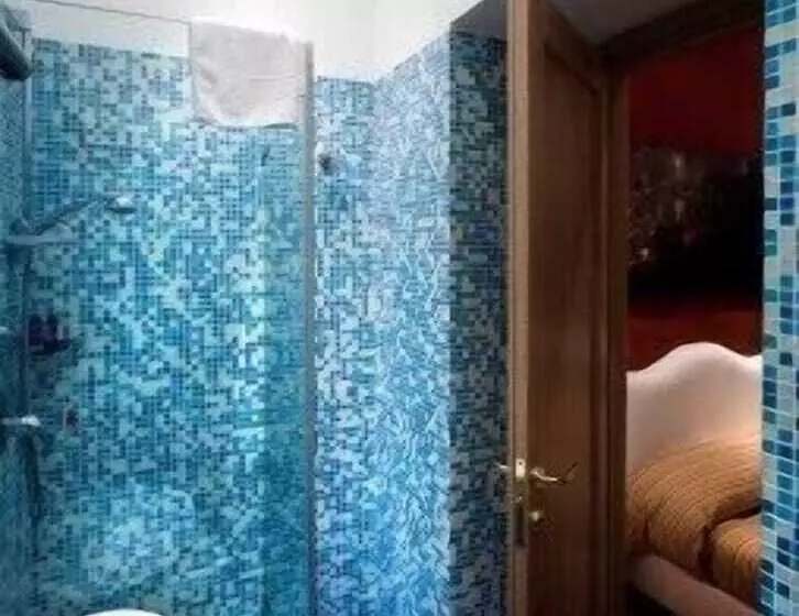 اتاق استاندارد یک نفره, B&b Chiaia 32