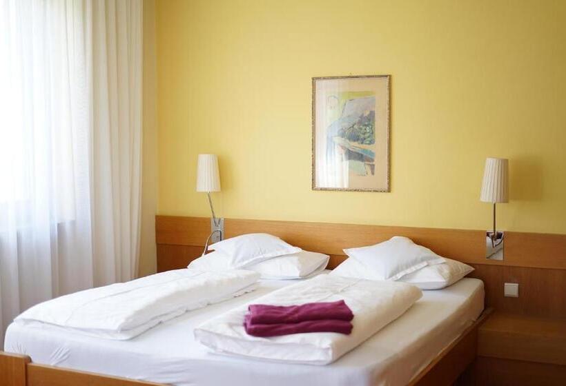 Номер Стандарт, Gartenresidence Zea Curtis