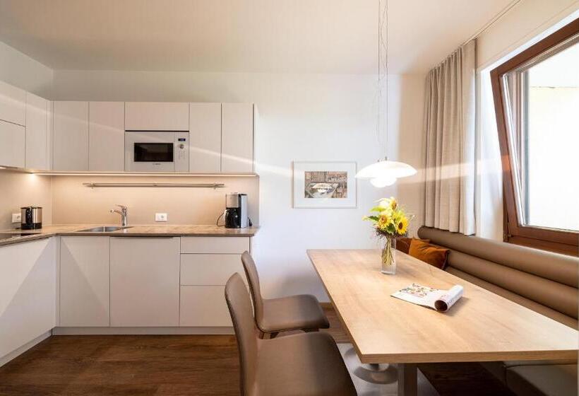 Апартаменты 2 Спальни с Террасой, Gartenresidence Zea Curtis