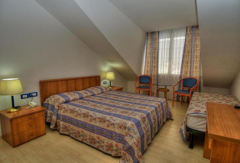 اتاق استاندارد سه نفره, Caracas