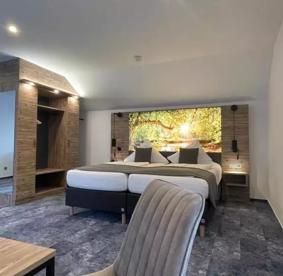 اتاق سوپریور چهار تخته, Christel