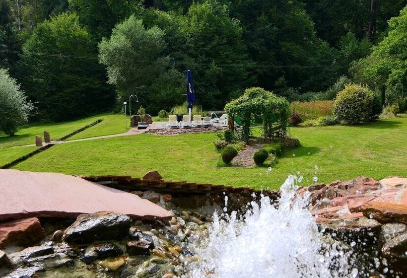 标准单人间, Christel