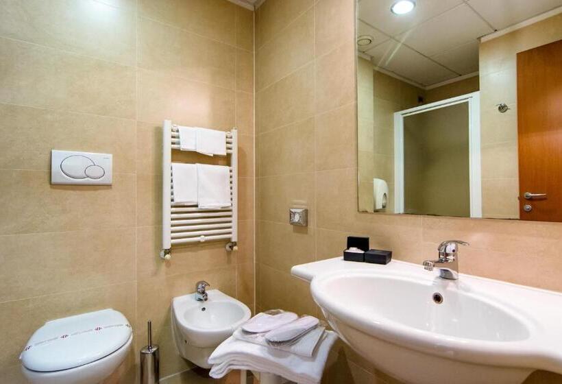 اتاق استاندارد سه نفره, Concorde