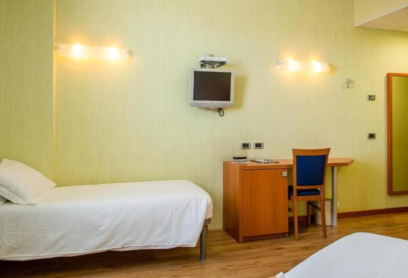 スタンダードトリプルルーム, Concorde