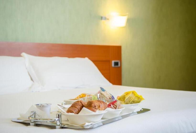 スタンダードトリプルルーム, Concorde