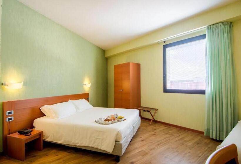 スタンダードトリプルルーム, Concorde