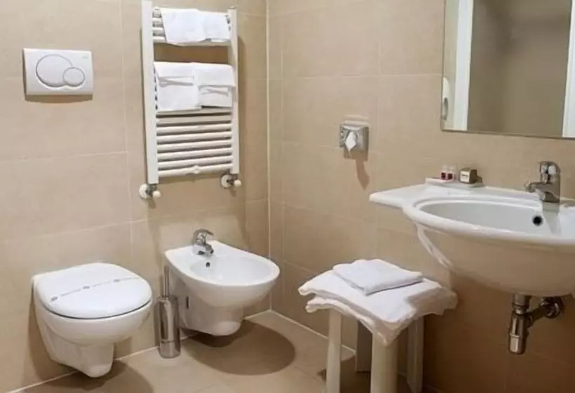اتاق استاندارد سه نفره, Concorde