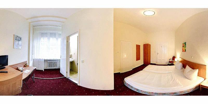 标准单人间, Continental