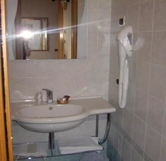 Pokój Comfort Jednoosobowy, Doria