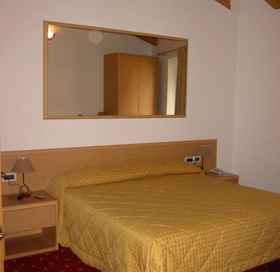 Comfort room with balcony, Doria