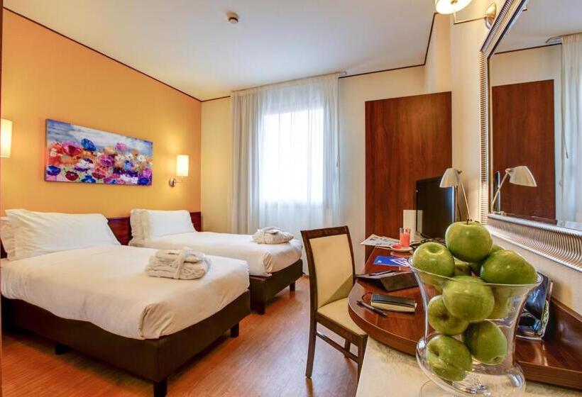 اتاق خانوادگی, Europa