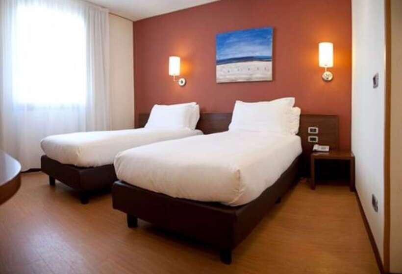 اتاق خانوادگی, Europa