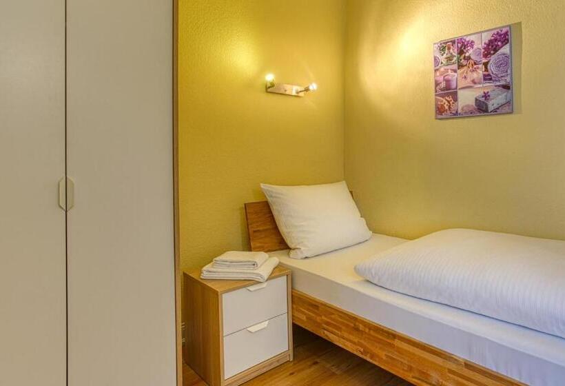 חדר סטנדרט יחיד, Carlton