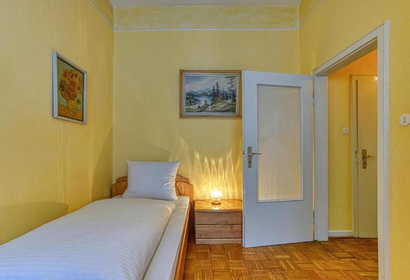 חדר סטנדרט יחיד, Carlton