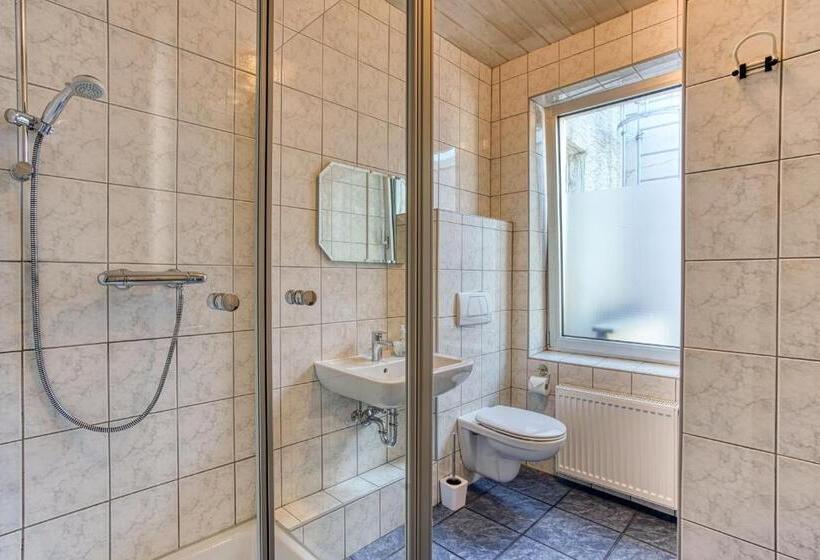 חדר סטנדרד יחיד חדר אמבטיה משותף, Carlton