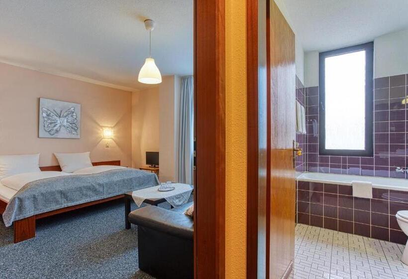 חדר סופריור, Carlton