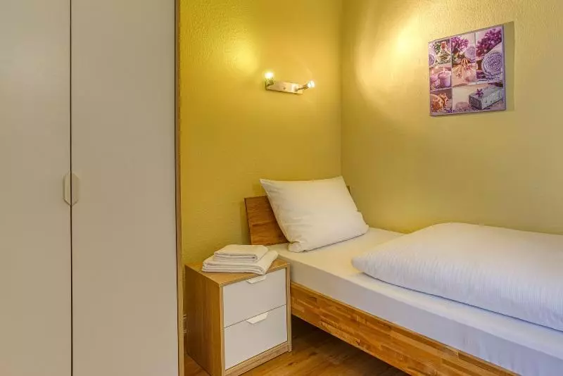 Standard Yhden Hengen Huone, Carlton