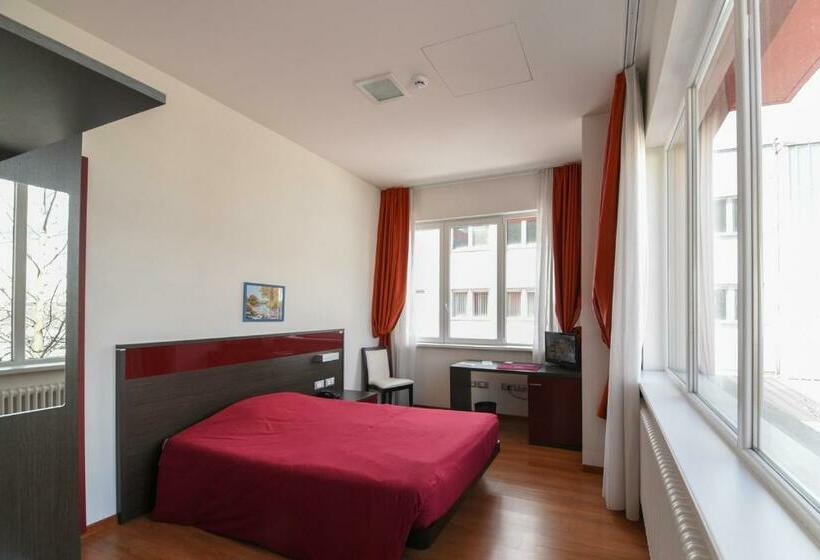 اتاق استاندارد یک نفره, Fiera