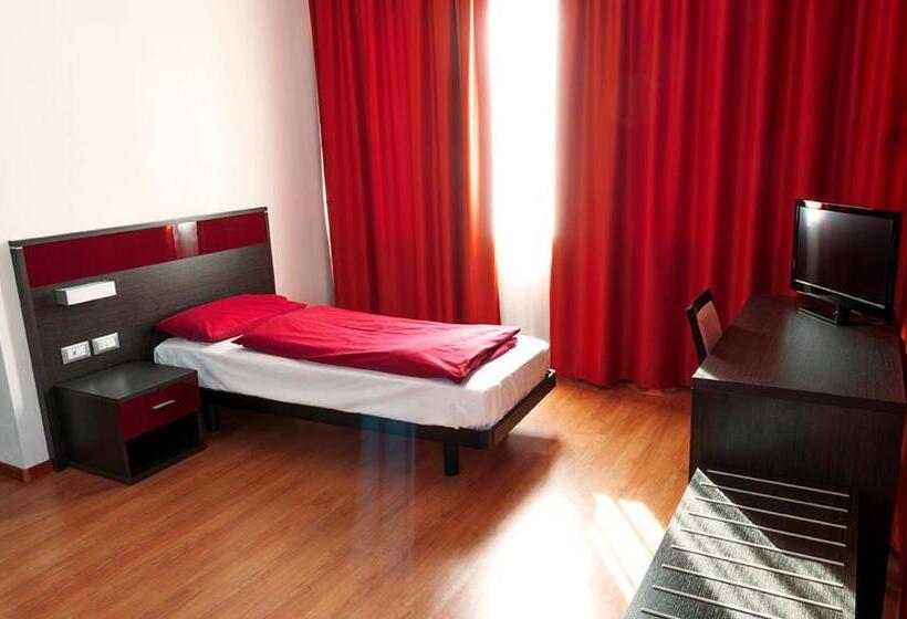 اتاق استاندارد سه نفره, Fiera