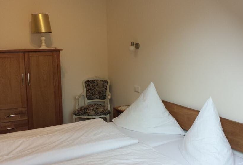 스탠다드 트리플 룸, Furstenberger Hof