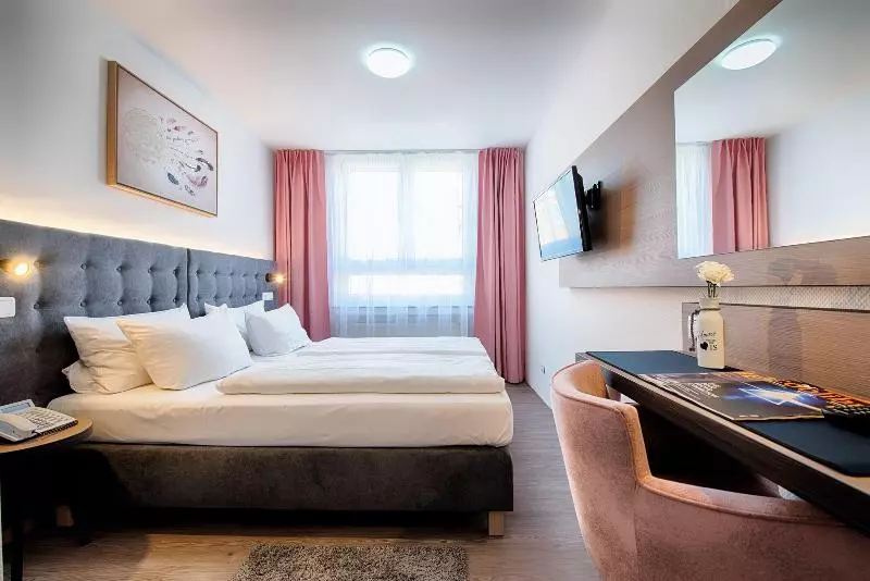 Standard-huone, Home