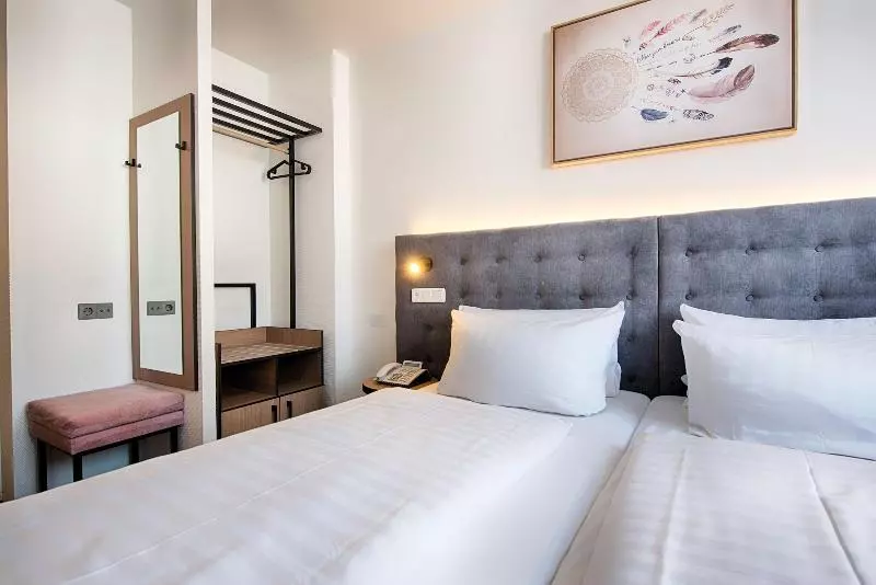 Standard-huone, Home