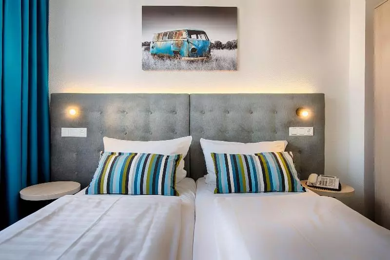 Standard-huone, Home